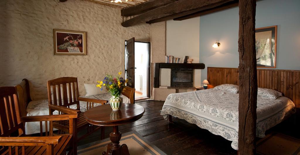 Domaine De Bertrandy Bed & Breakfast Allemagne-en-Provence Room photo