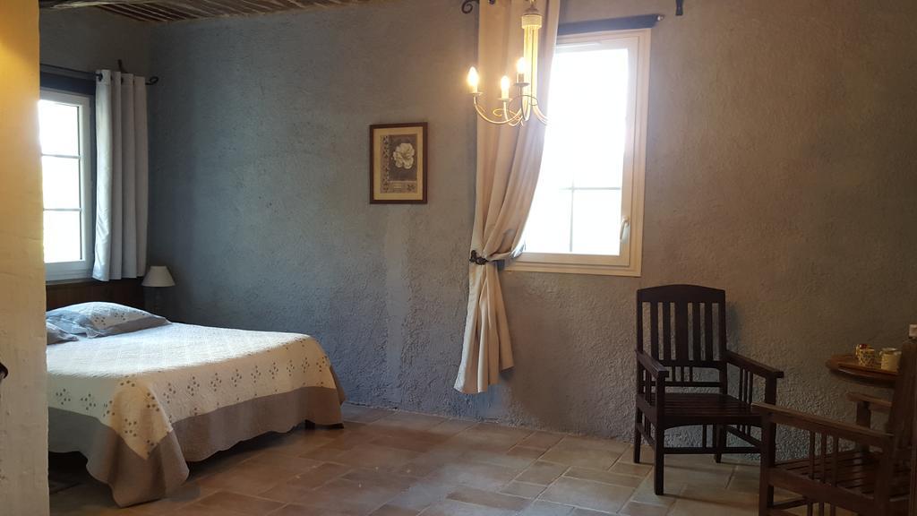 Domaine De Bertrandy Bed & Breakfast Allemagne-en-Provence Exterior photo